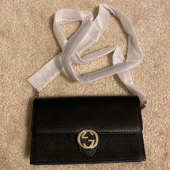 Gucci Handbags - NWT authentic gucci interlock crossbody